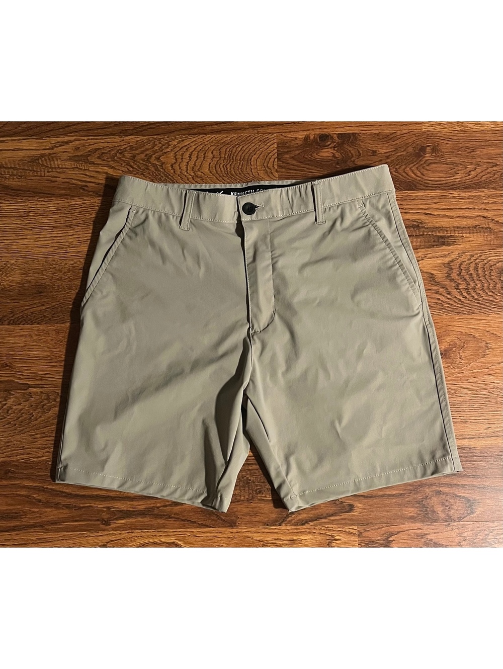 Kenneth Cole Golf Men's Khaki Golf Shorts Size 33